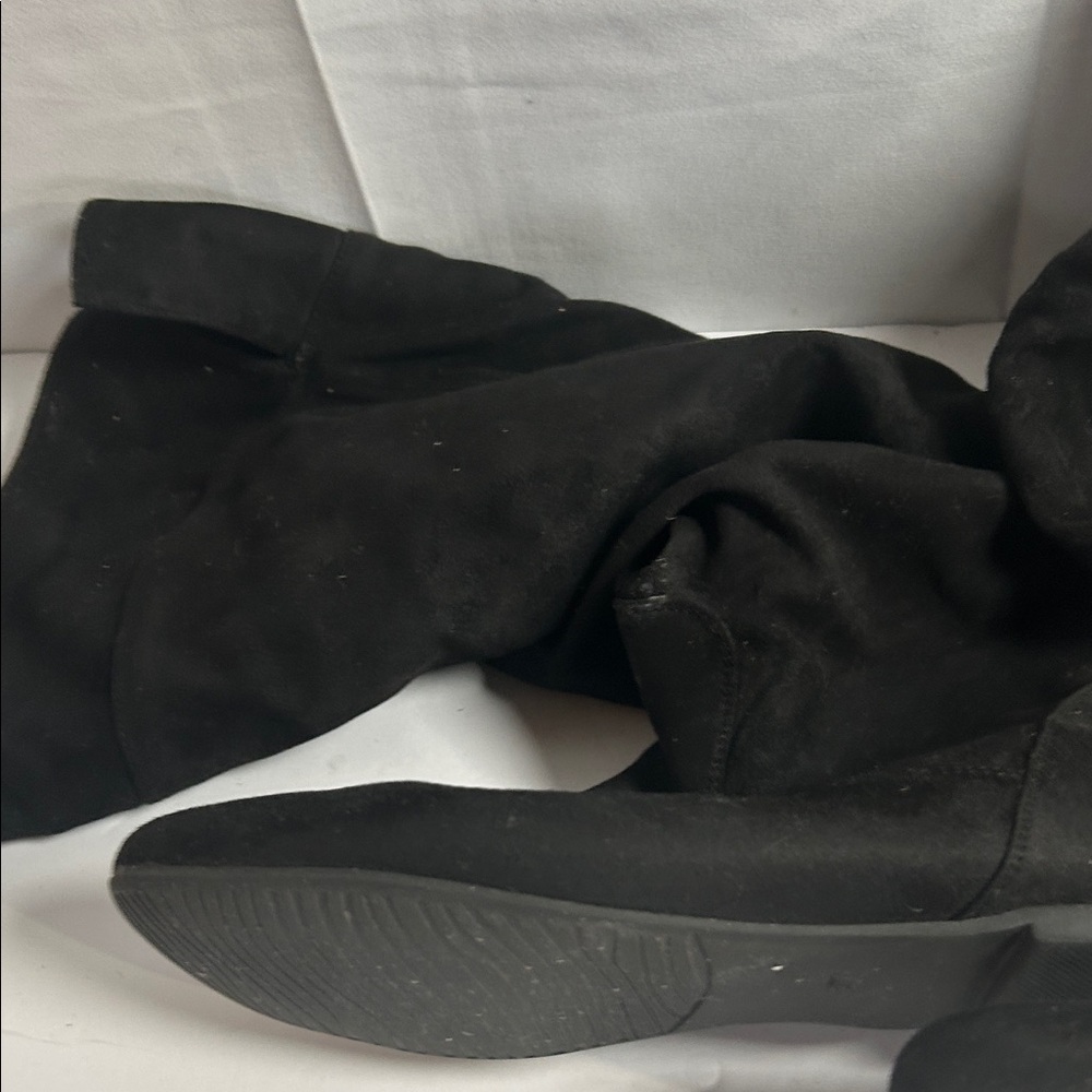 Elegant Black Over the Knee Boots In Size 8W - Picture 10 of 16